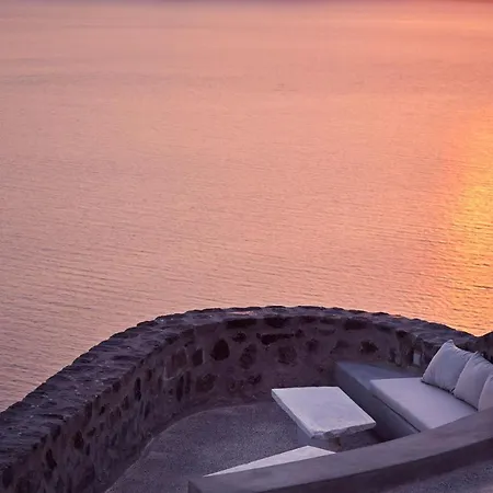 Bordeaux Fira (Santorini)