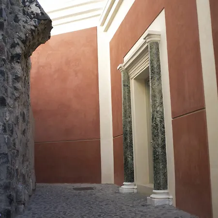 Bordeaux Fira (Santorini)